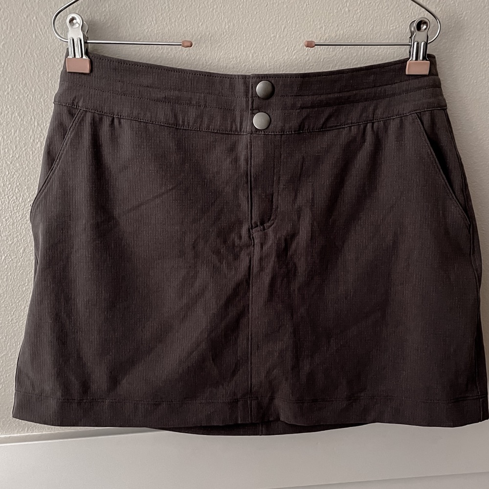 prAna Dark Grey Celeste Skort, Size 6, NWT